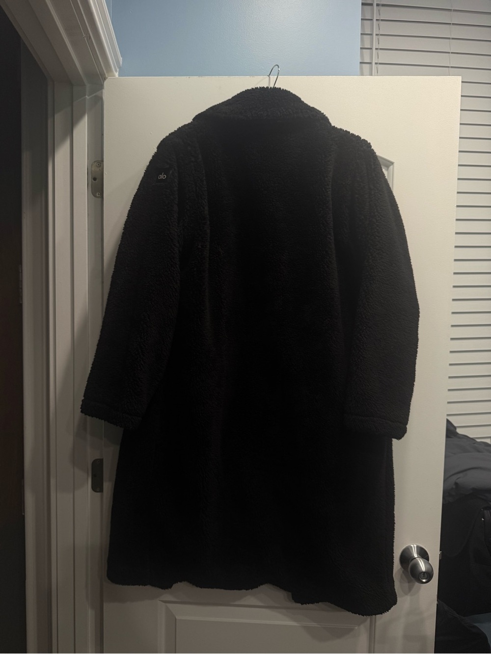 Alo oversize black Sherpa trench long coat size medium - Picture 4 of 4